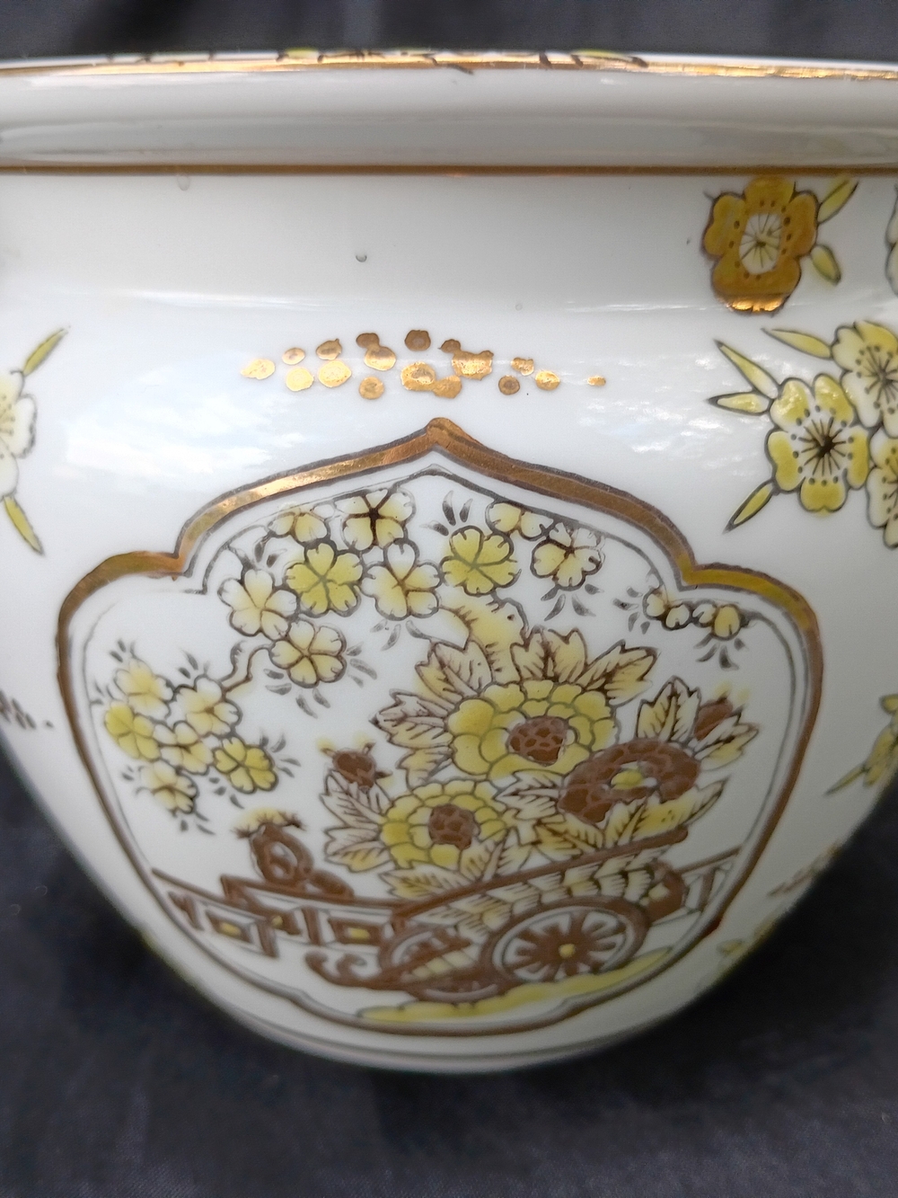 Vintage Gold Imari Porcelain Cachepot Planter Japanese Hand Painted Flower Cart